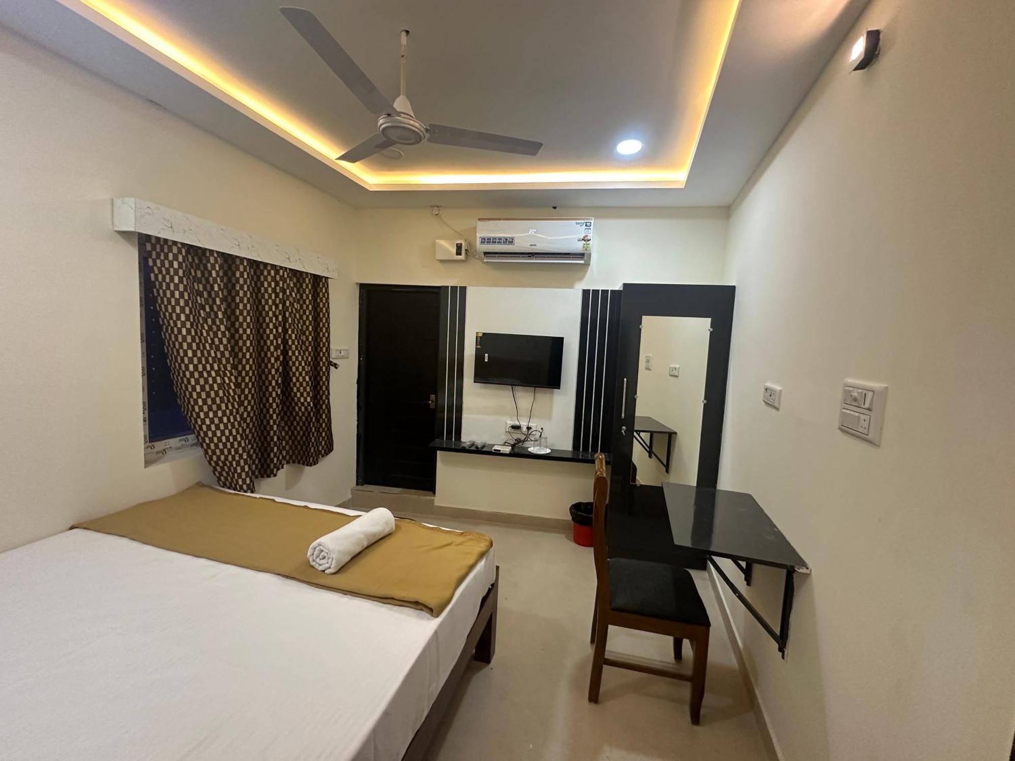 Mahadeepam Residency Villa Tiruvannāmalai Екстериор снимка
