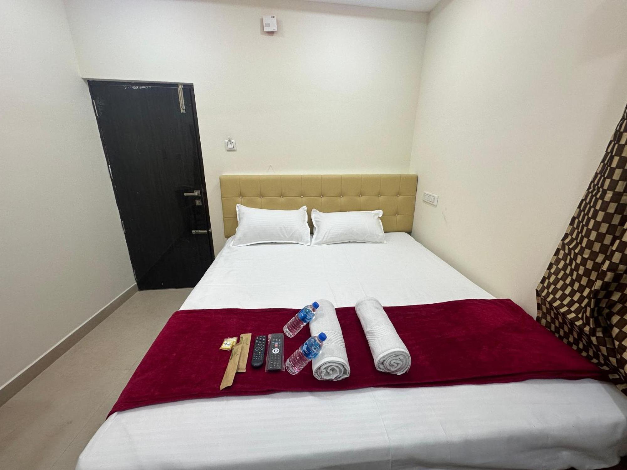 Mahadeepam Residency Villa Tiruvannāmalai Екстериор снимка