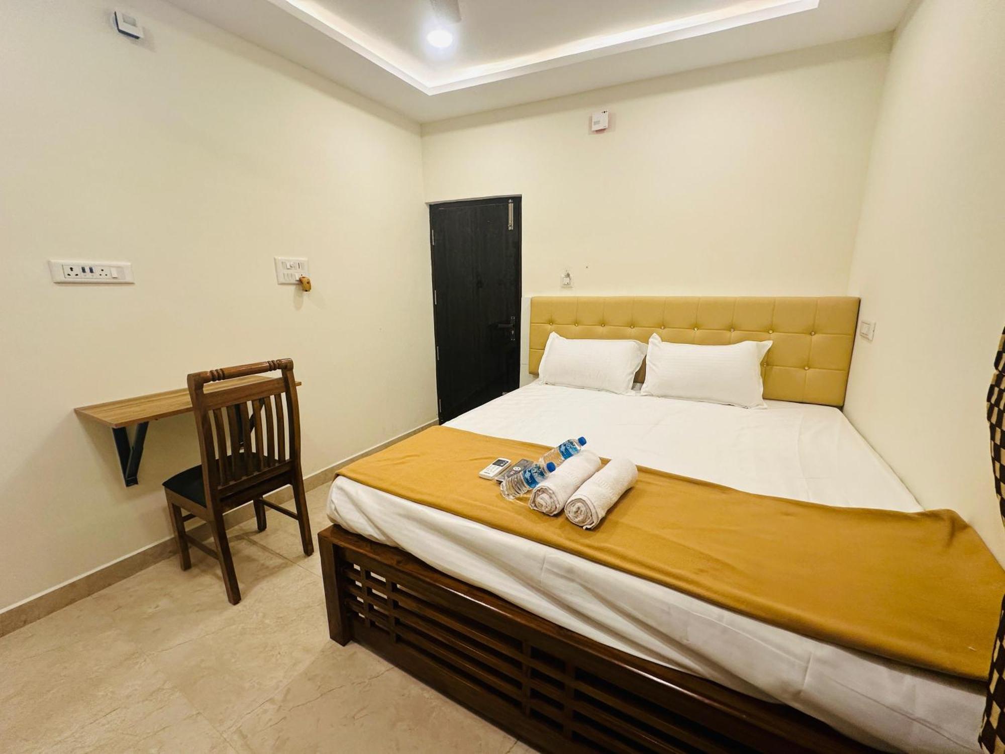 Mahadeepam Residency Villa Tiruvannāmalai Екстериор снимка