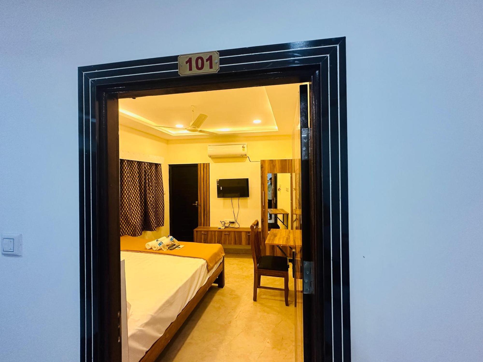 Mahadeepam Residency Villa Tiruvannāmalai Екстериор снимка