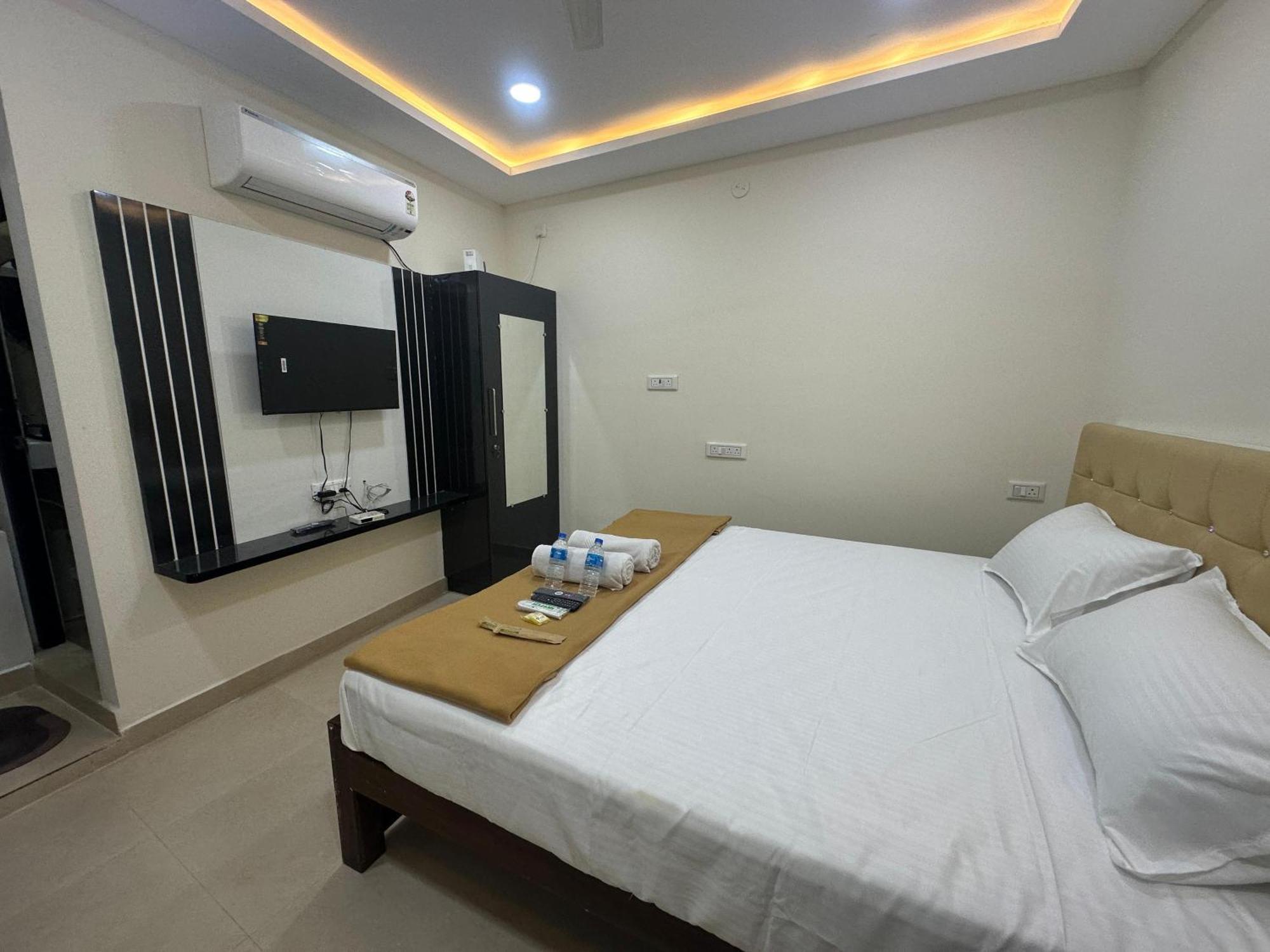Mahadeepam Residency Villa Tiruvannāmalai Екстериор снимка